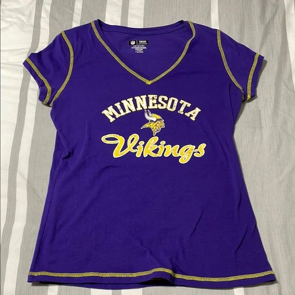 NFL Purple and Yellow Pajamas Intimates & Sleepwear - Picture 5 of 7